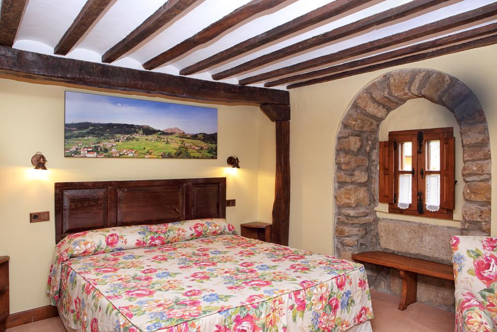 Posada La Torre De La Quintana Liendo Eksteriør bilde