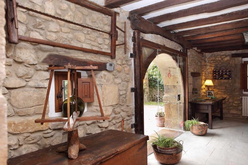 Posada La Torre De La Quintana Liendo Eksteriør bilde